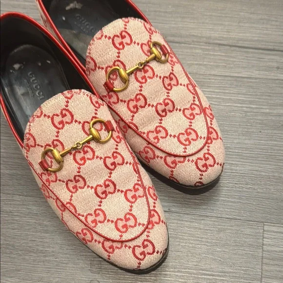 Gucci | Shoes | Authentic Gucci Women Red And Cream Slipon  display picture 2